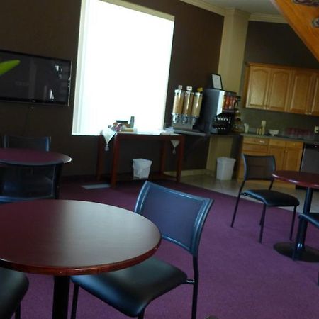 The Bridgeport Inn Fort Mcmurray Bagian luar foto