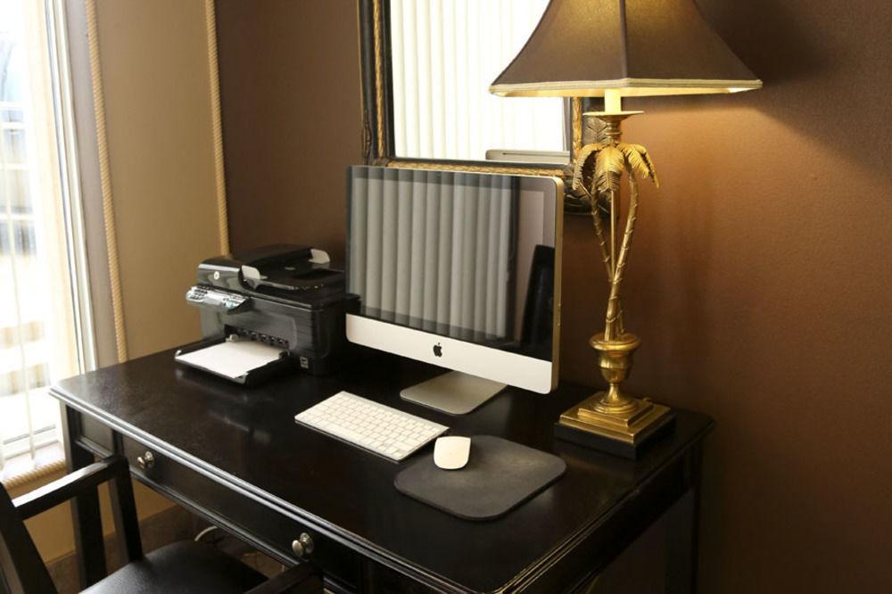 The Bridgeport Inn Fort Mcmurray Bagian luar foto