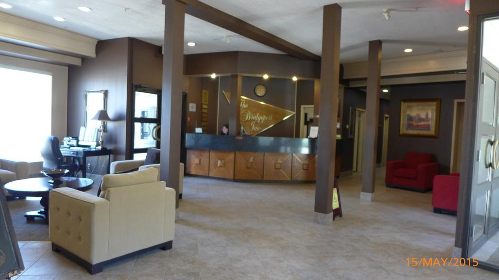 The Bridgeport Inn Fort Mcmurray Bagian luar foto