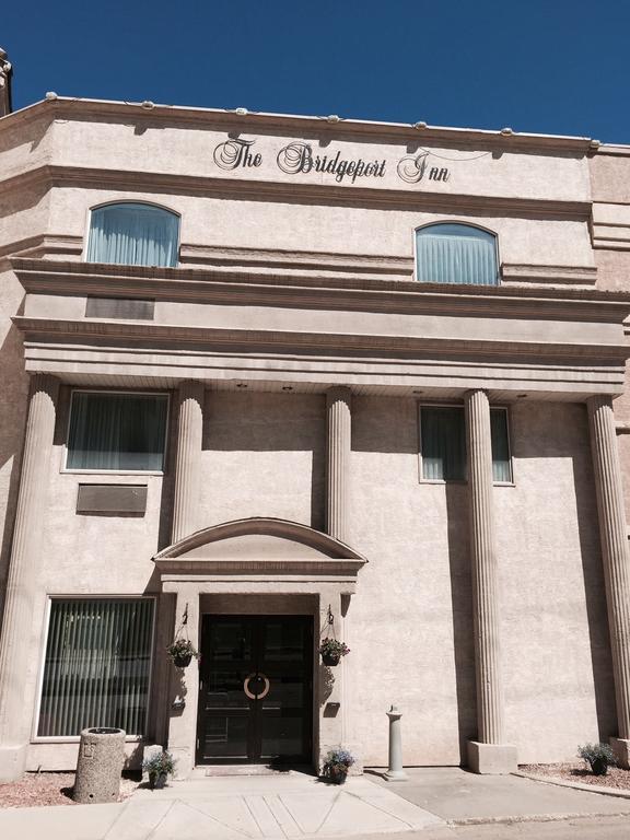 The Bridgeport Inn Fort Mcmurray Bagian luar foto