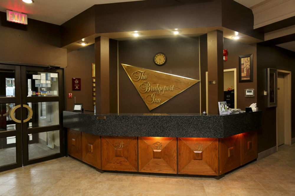 The Bridgeport Inn Fort Mcmurray Bagian luar foto